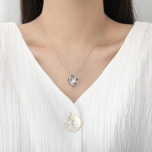 Luxurious Personalized Heart Necklace: Sparkling zircon and rhinestones adorn this double-love clavicle chain - Image 2